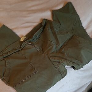 Old Navy Women's Olive Green Cargo Pants